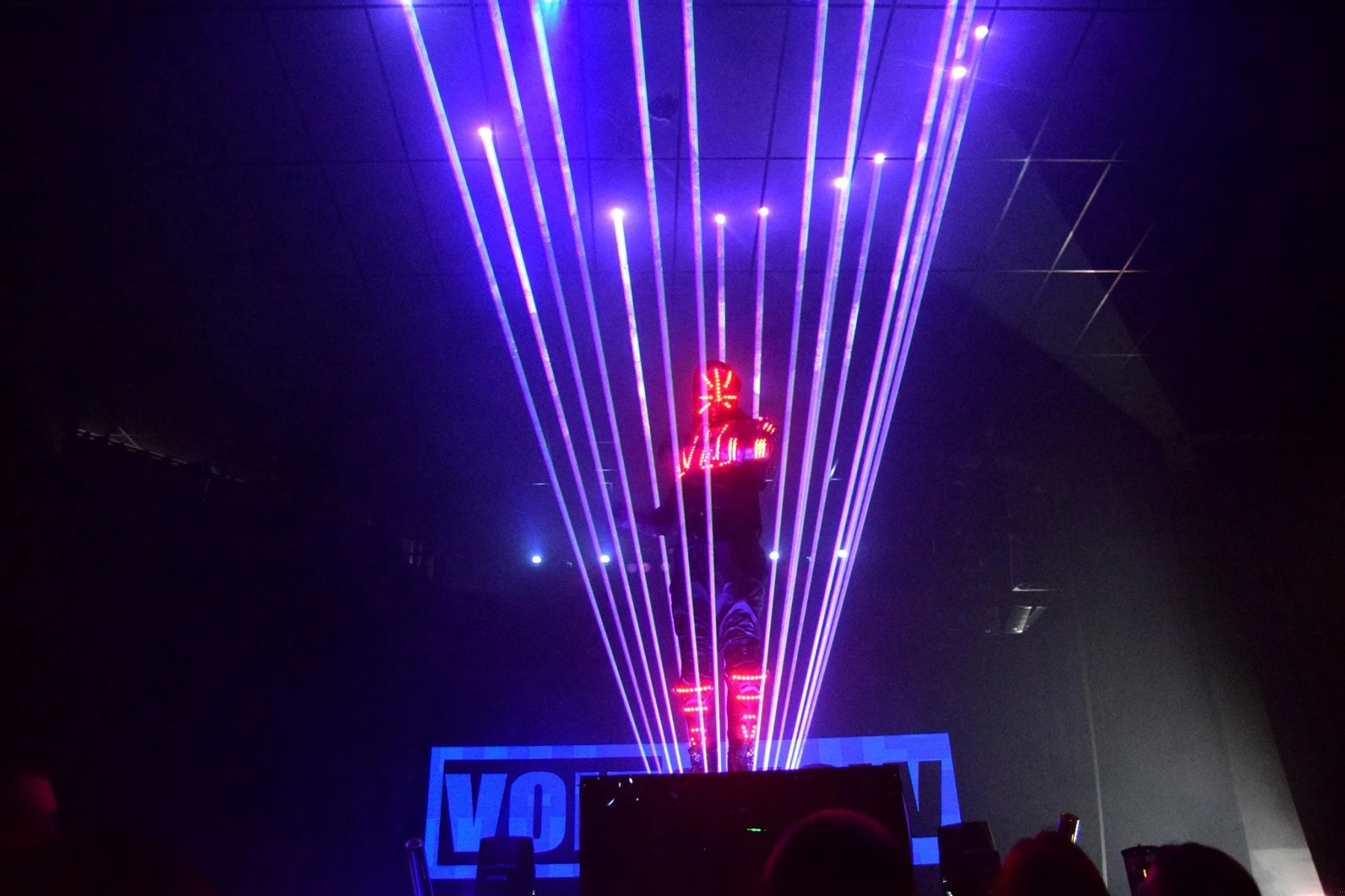 lazerno-shou-2