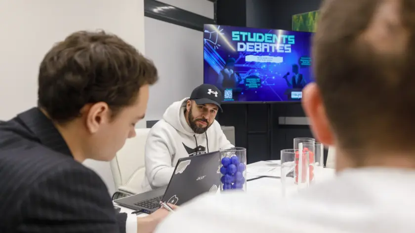 Робот на Volt Party Show на събитие Business Talks