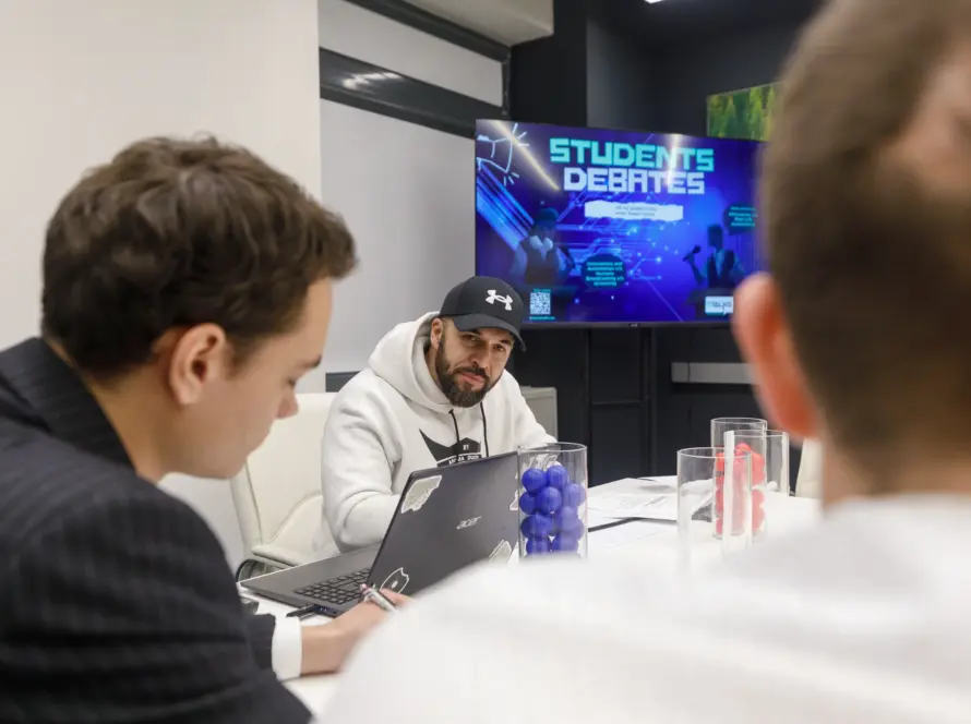 Робот на Volt Party Show на събитие Business Talks