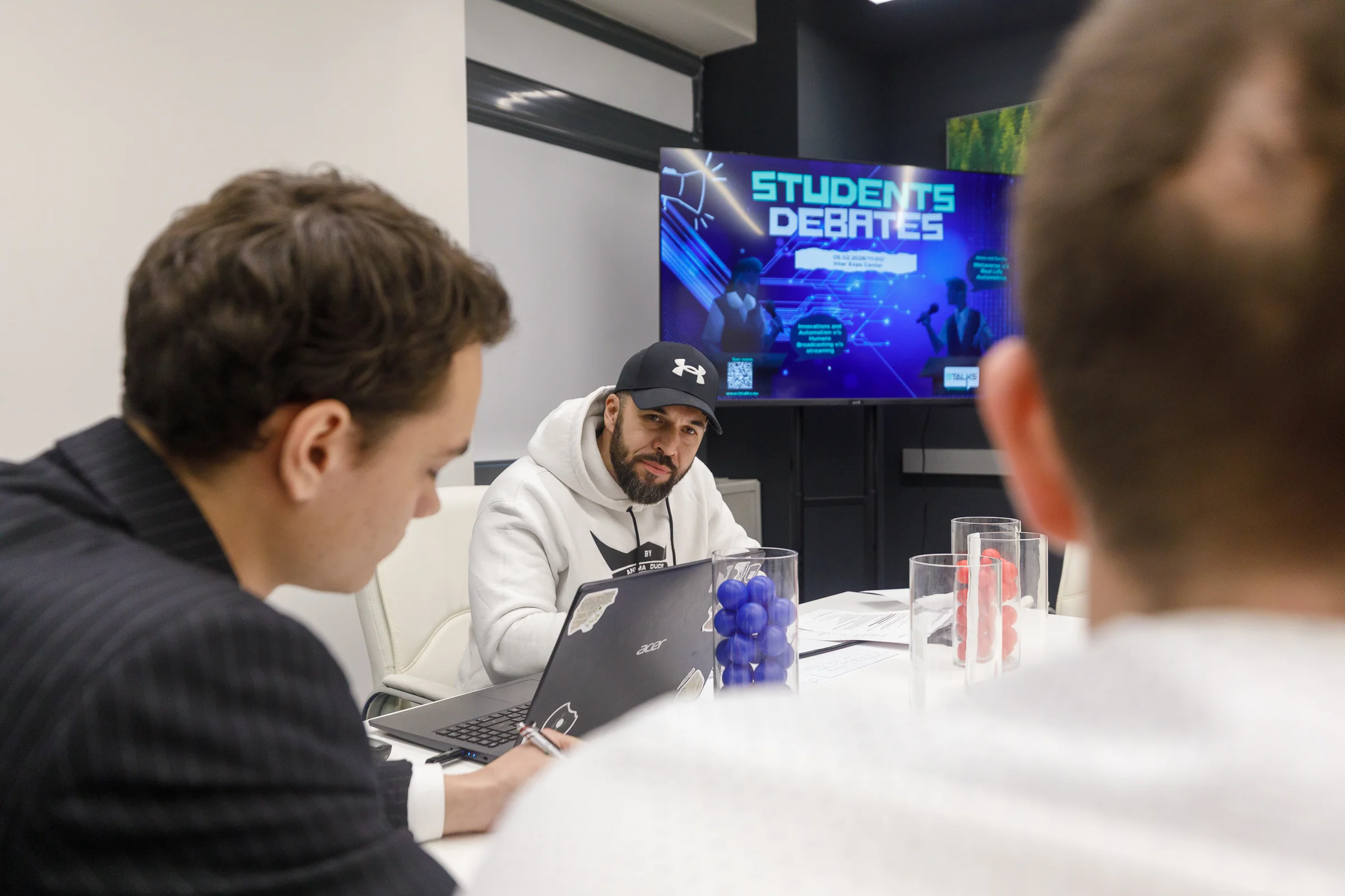 Робот на Volt Party Show на събитие Business Talks